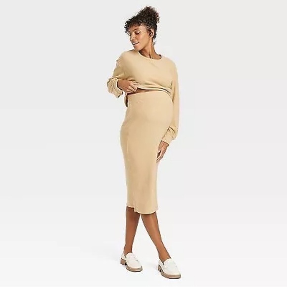 Isabel Maternity by Ingrid & Isabel Dresses & Skirts - NWT Isabel maternity two piece set